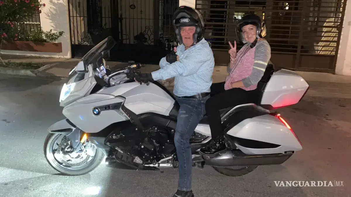 $!Una pareja de motociclistas saltillenses murió en un siniestro registrado en Corpus Christi, lo que generó reacciones y mensajes de despedida entre grupos de rodada.