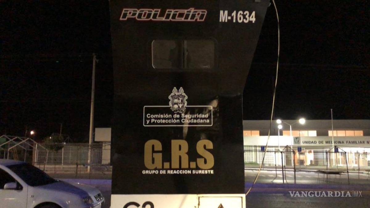 $!Pandilleros apedrean caseta de policía en la Saltillo 2000