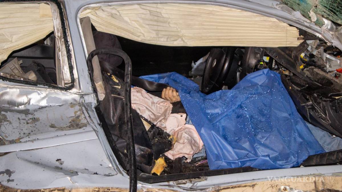 Ebriedad y exceso de velocidad dejan un joven herido en Saltillo; copiloto fallece