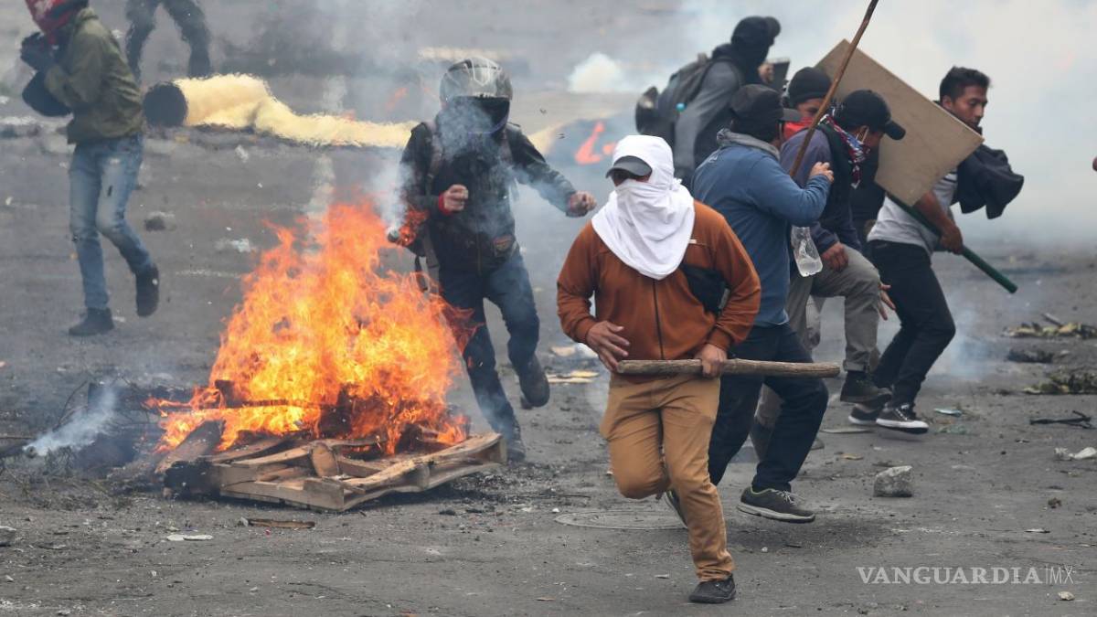 Presidente de Ecuador manda al Ejército a las calles tras decretar toque de queda