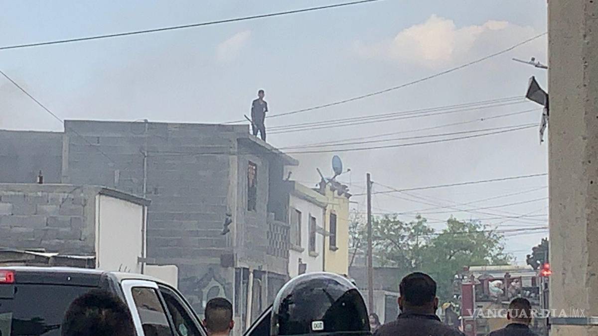 $!Julia Salazar, madre de César informó a los medios de comunicación que el joven no hace nada, no viola, no mata, y aun así es perseguido por la policía del Estado, quien es en repetidas ocasiones han intentado detenerlo.