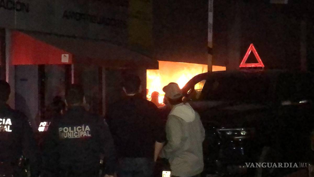 $!El siniestro logró ser controlado, pero generó cuantiosos daños materiales.