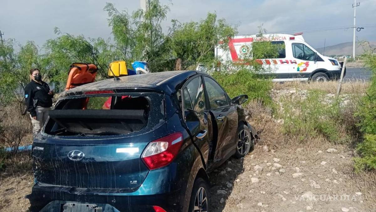 Por evitar una tragedia mayor; joven se sale del camino en el libramiento Óscar Flores Tapia