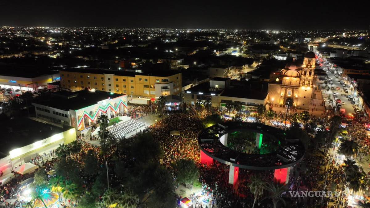 $!La celebración concluyó con un espectáculo de pirotecnia y una presentación musical.