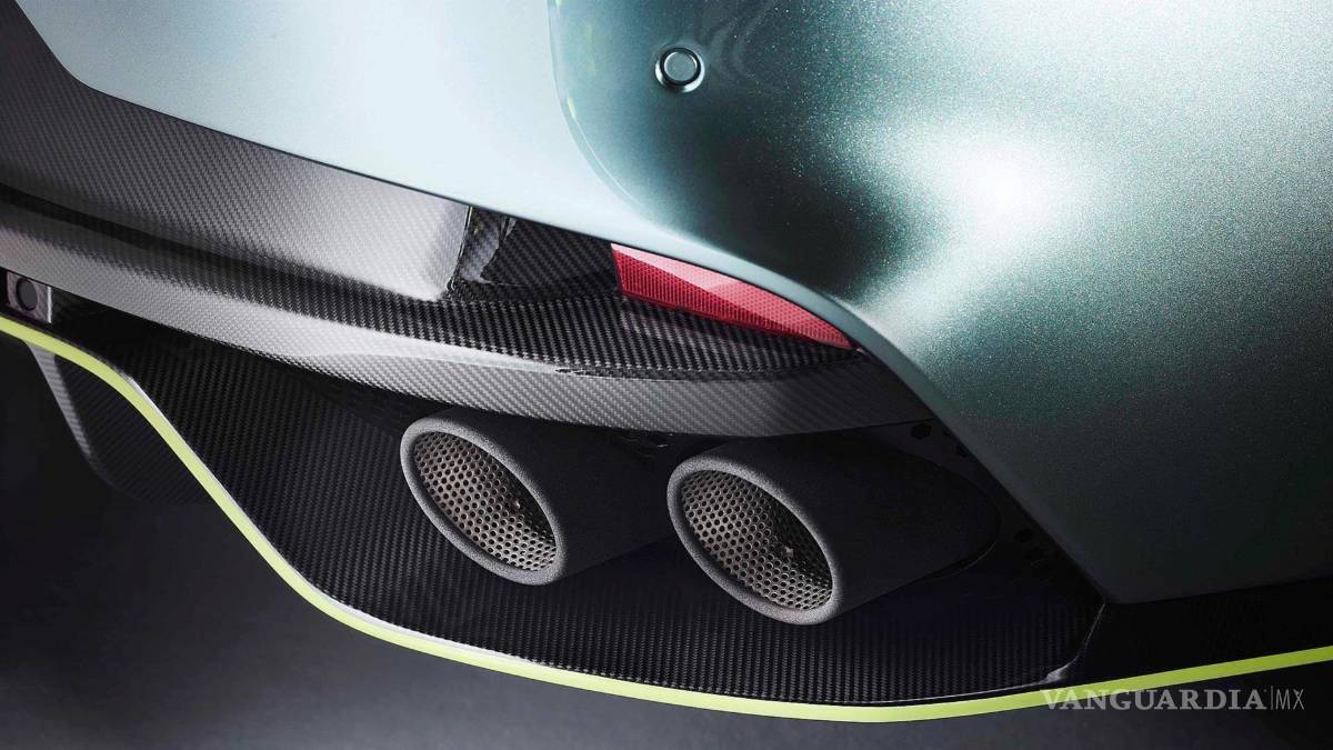 $!Aston Martin Rapide AMR, poderoso sedán edición limitada, V12, 603 CV y ¡330 km/h!