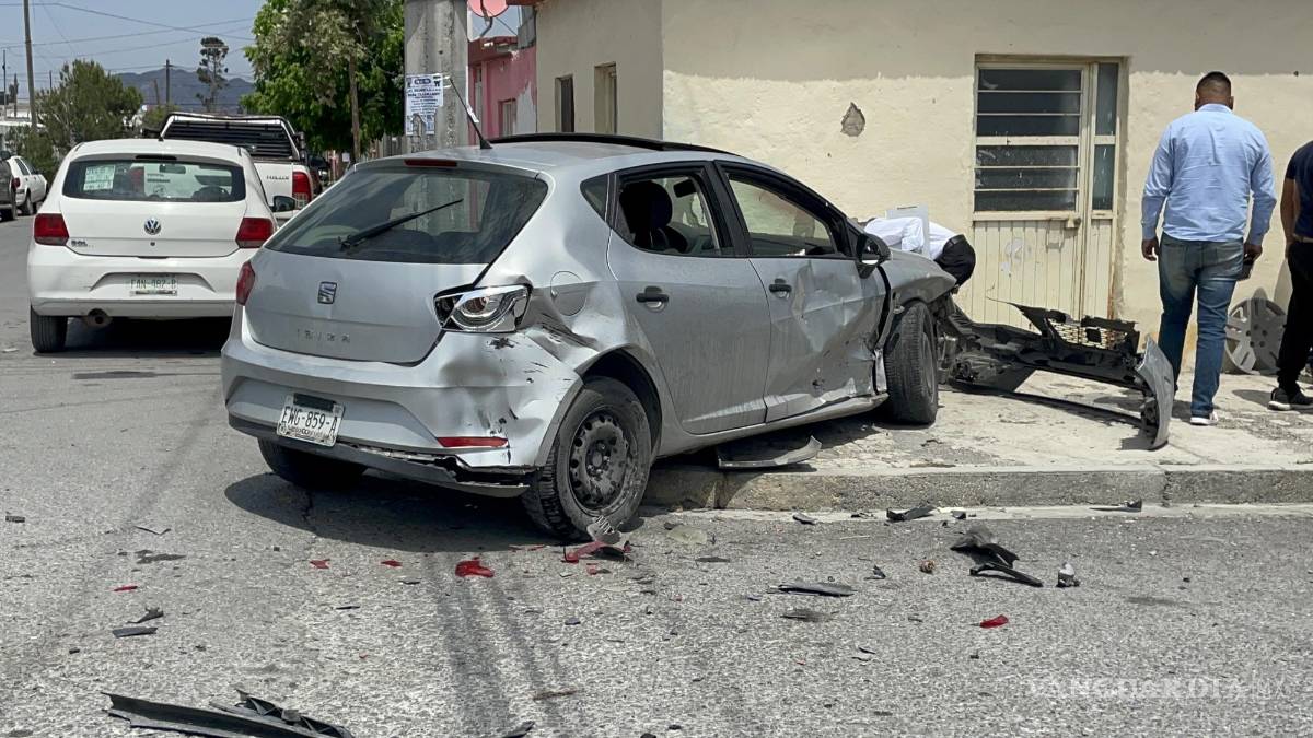 No hace alto y choca en la colonia Provivienda de Saltillo