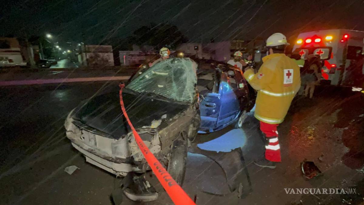 $!La unidad siniestrada fue remolcada a un corralón, mientras que el caso quedó en manos del Ministerio Público de Asuntos Viales para el deslinde de responsabilidades.