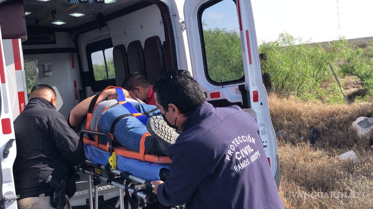 Por evitar una tragedia mayor; joven se sale del camino en el libramiento Óscar Flores Tapia