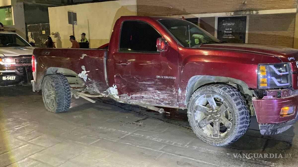 $!Elementos de Tránsito Municipal detuvieron al conductor señalado como responsable.