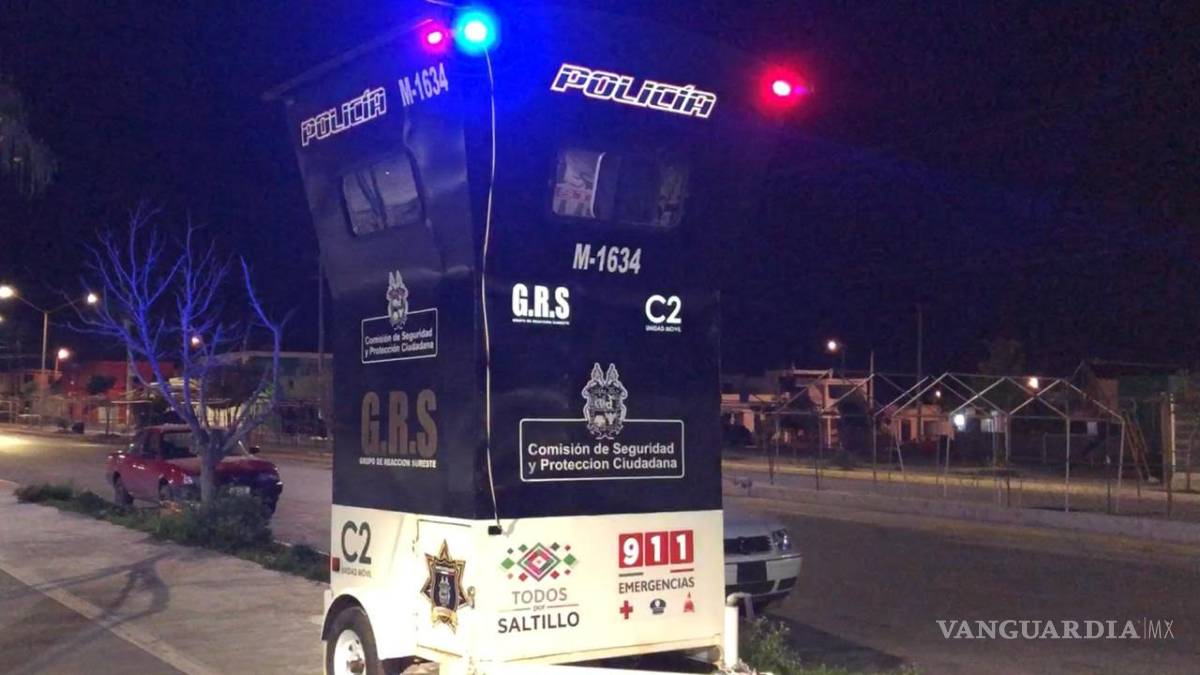 $!Pandilleros apedrean caseta de policía en la Saltillo 2000