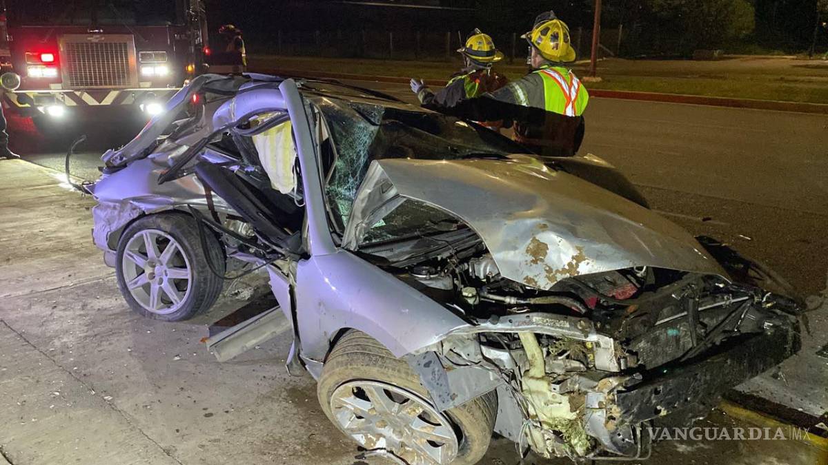 Muere joven tras volcar en el bulevar Emilio Arizpe de la Maza, en Saltillo
