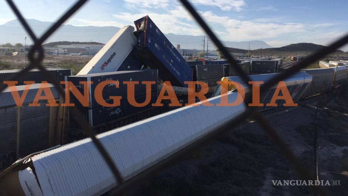$!Fuerte choque entre trenes descarrila vagones en Ramos Arizpe; deja daños millonaríos