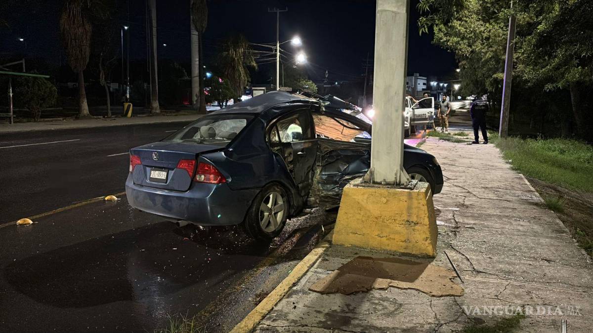 $!Elementos de Tránsito Municipal acudieron para tomar conocimiento del accidente.