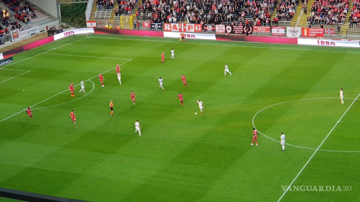 $!Govea debuta, su equipo gana... pero a él lo expulsan