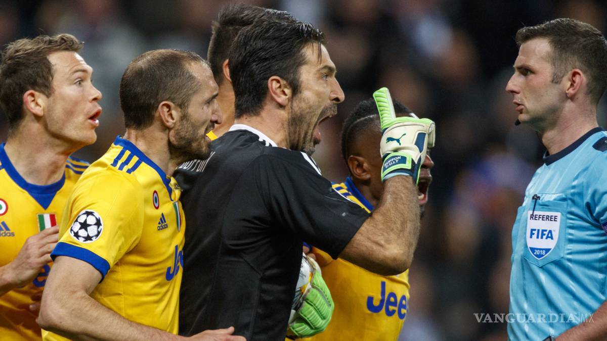 $!Con una presentación 'a la medida', Gianluigi Buffon es nuevo jugador del PSG