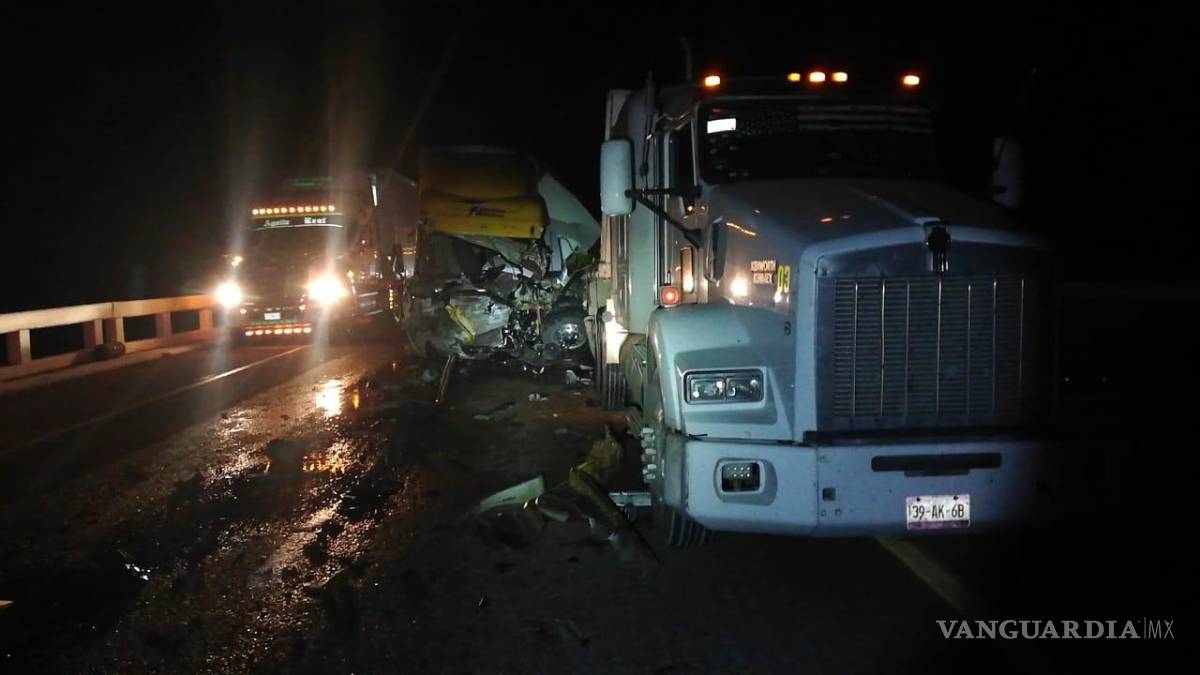 Fallece transportista en accidente de carretera Saltillo-Torreón