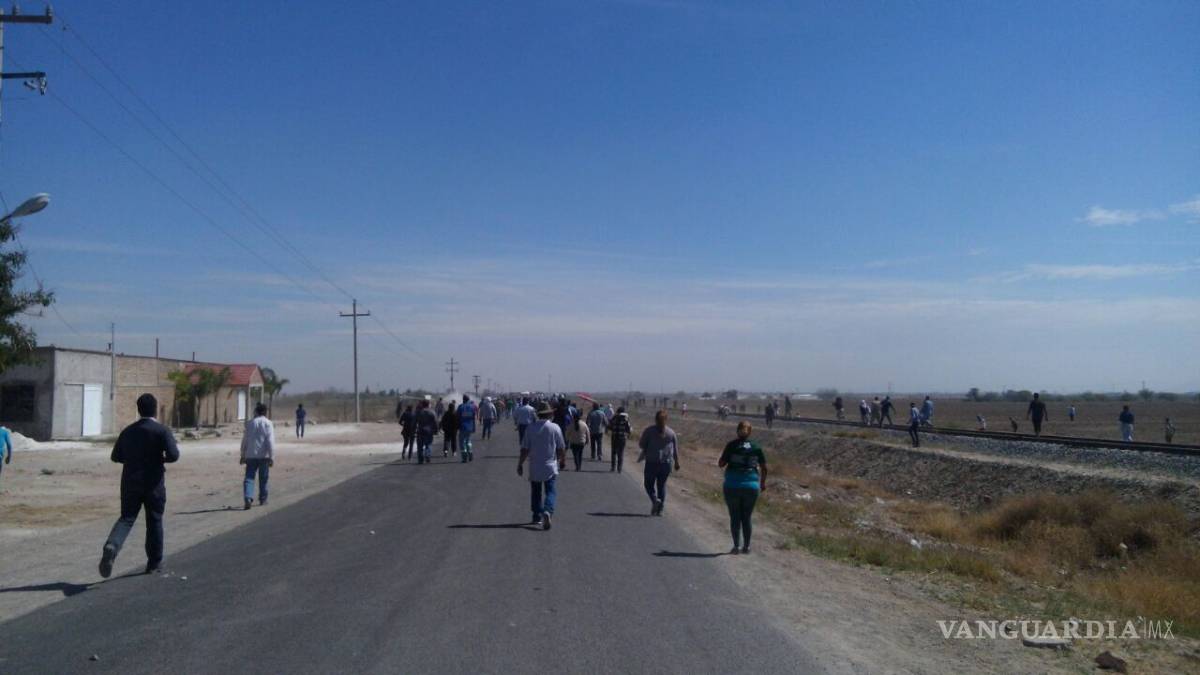 $!Se enfrentan en riña policías de Gómez Palacio y pobladores por planta de cianuro Chemours