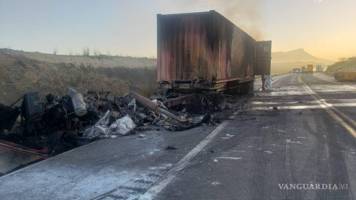 Perecen calcinados dos hermanitos en tráiler