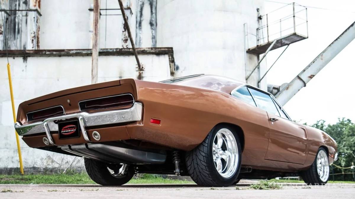 $!Un Dodge Charger R/T de 1969 con motor 6.2 Hellcat de 717 CV, aunque no lo creas