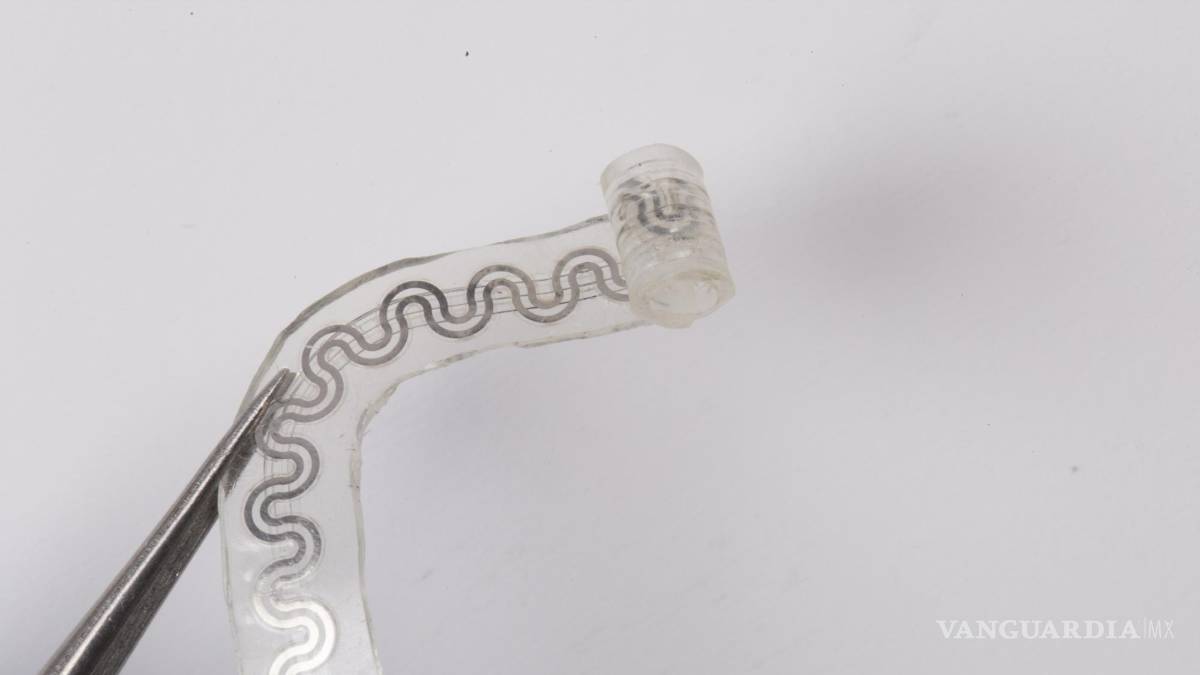 $!El dispositivo comprende dos canales de microfluidos, que contienen respectivamente un refrigerante líquido y un gas, y que se mezclan en una cámara.