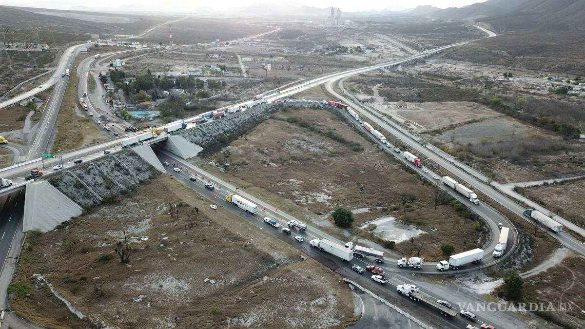 $!Accidentes, embotellamientos, reparaciones, son algunos de los problemas de las carreteras del Sureste de Coahuila.