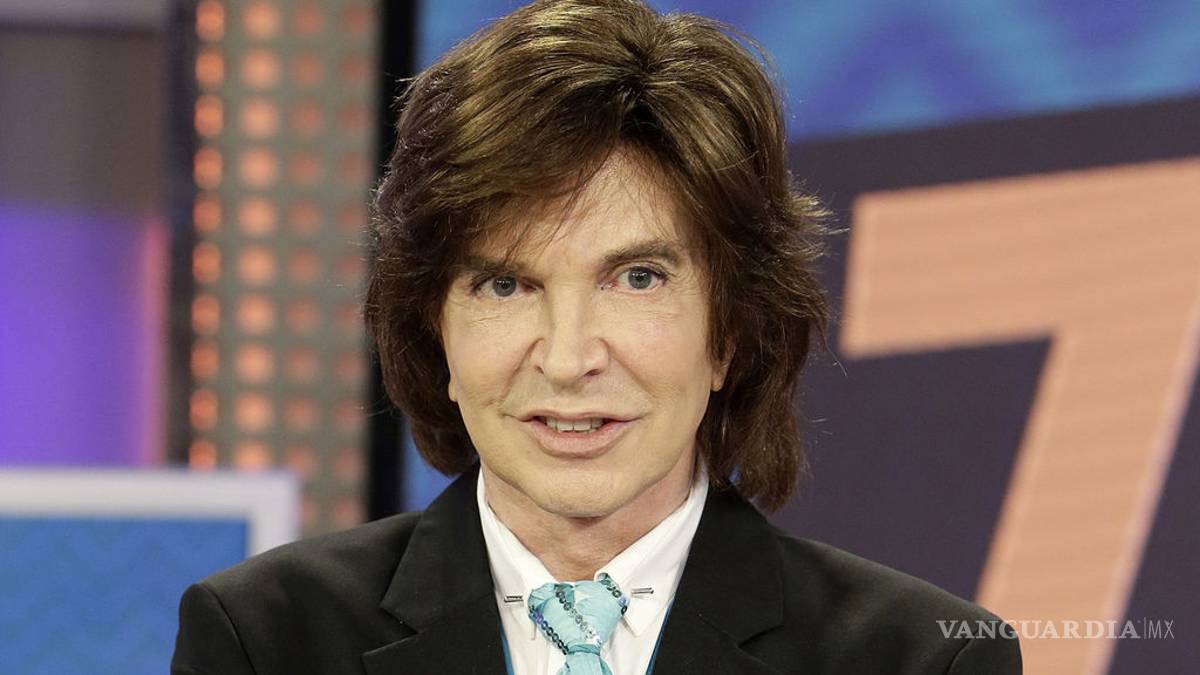 Camilo Sesto ingresa al hospital; será sometido a 'una pequeña intervención'