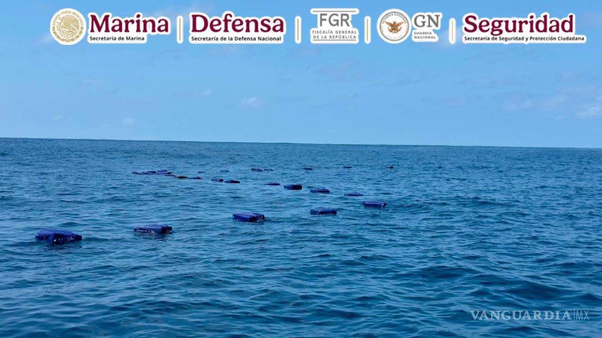 $!La Secretaría de Marina incautó alrededor de 2.5 toneladas de presunta cocaína en las costas de Michoacán.