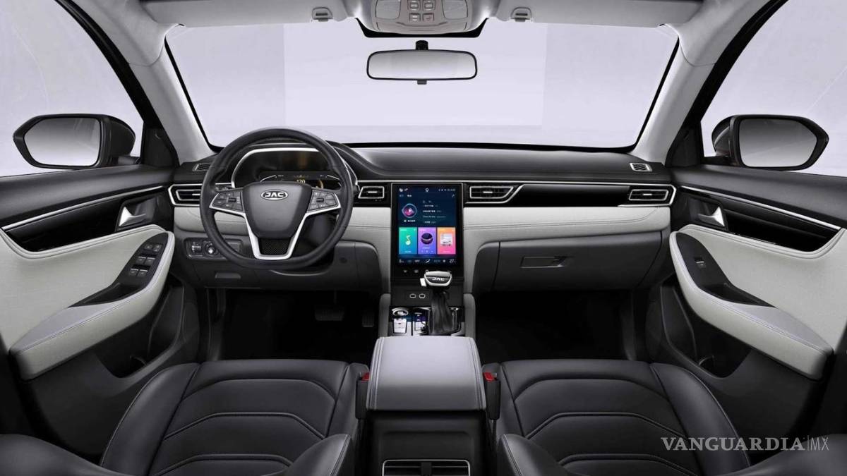 $!JAC J7 llegará a México, así es el sedán chino que plantará cara al Jetta