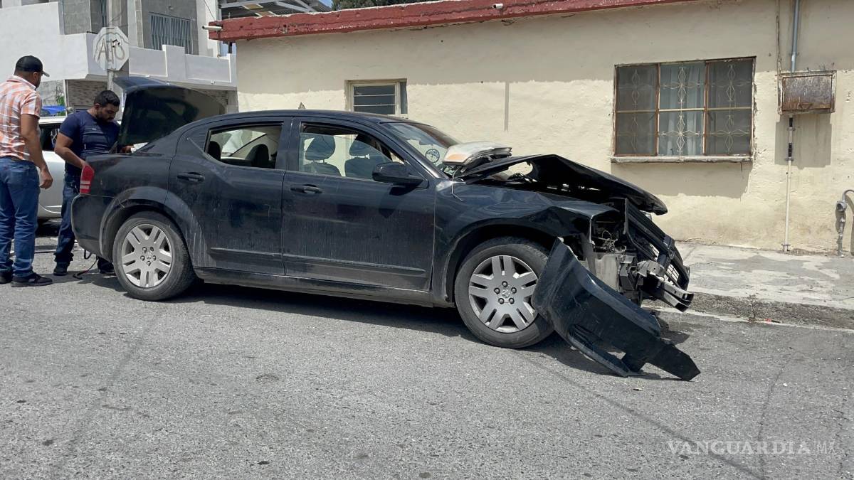 No hace alto y choca en la colonia Provivienda de Saltillo