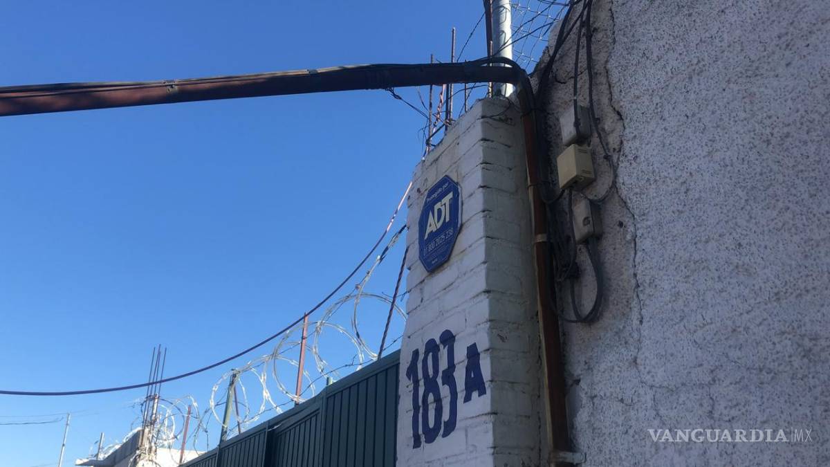 $!Tubo oxidado provoca cierre de vialidad en Saltillo