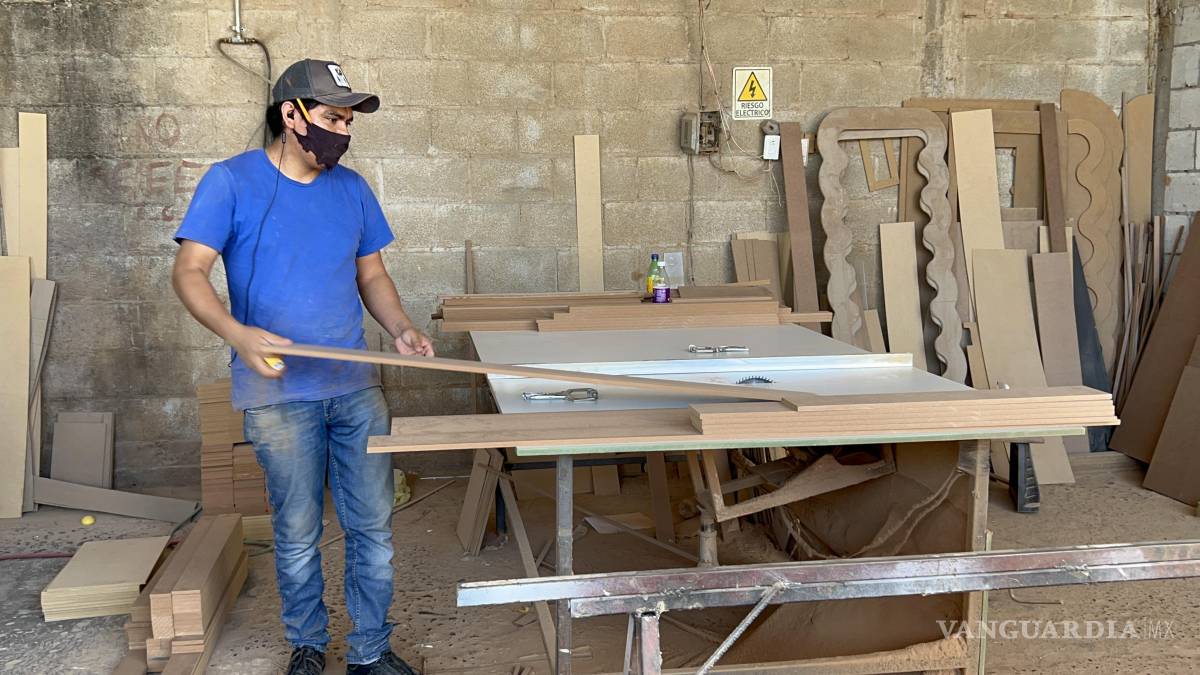 $!El mueble más fabricado en El Cambio es el vanity, el peinador con foco.