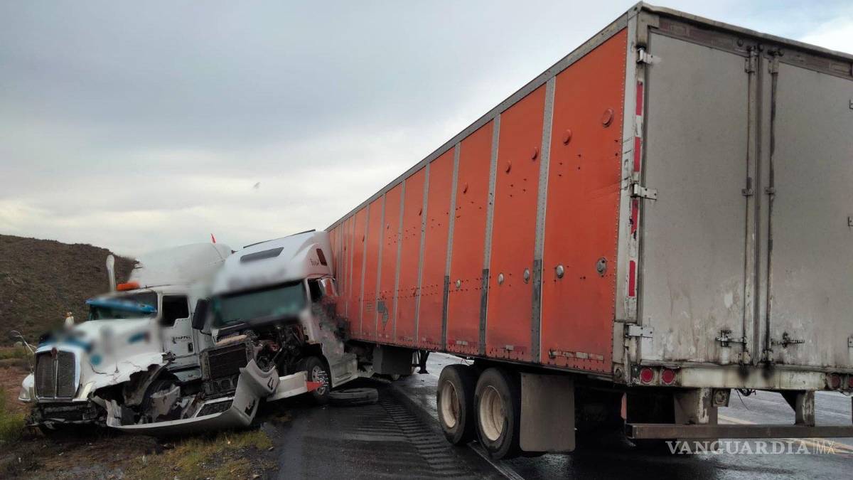 Caos en vialidades: mueren dos en carretera a Zacatecas