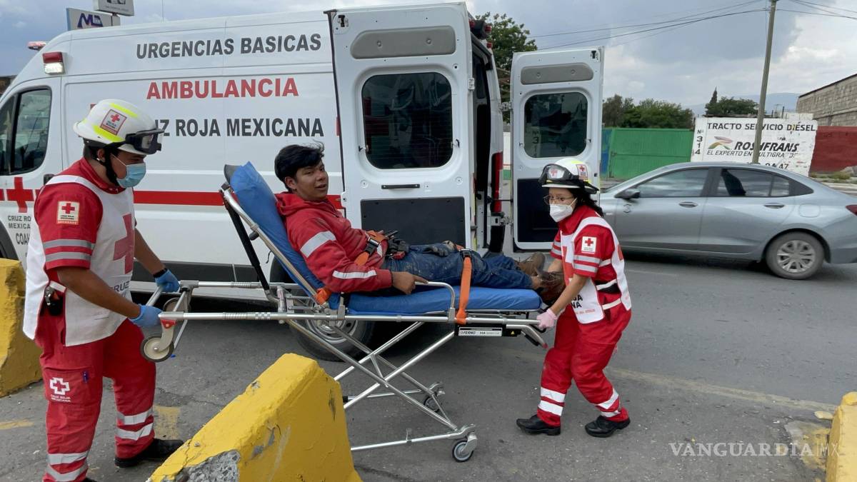 Motociclista de 18 años resulta lesionado tras chocar contra muro en paso a desnivel