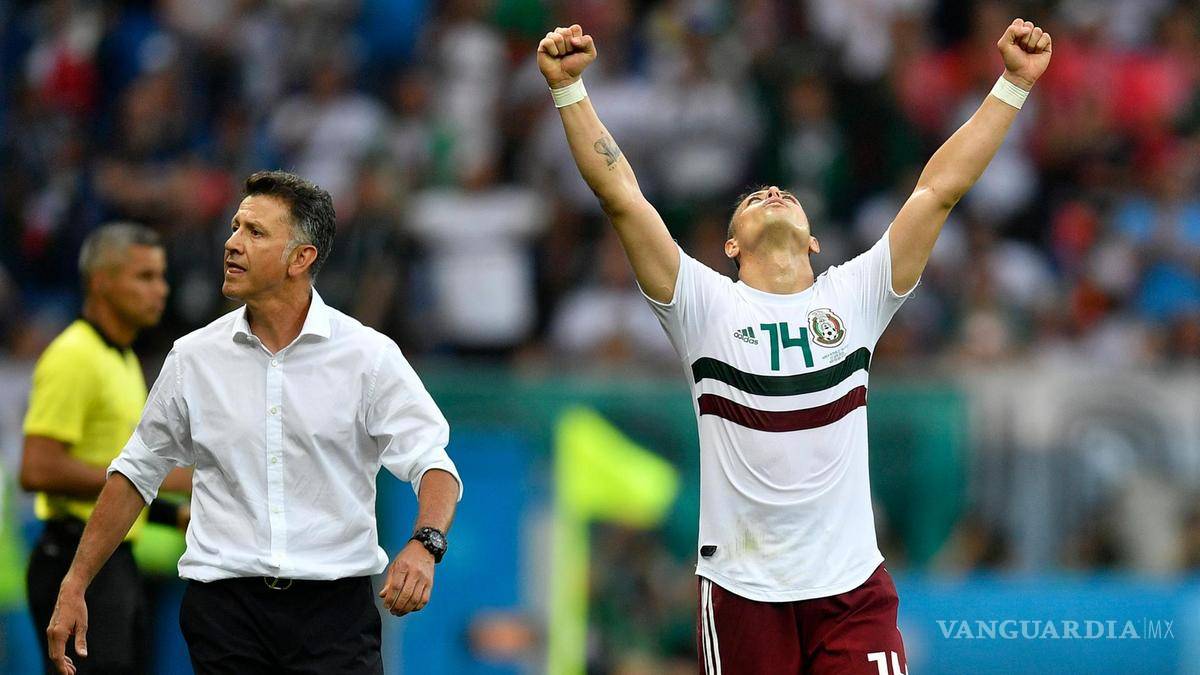 $!'Chicharito' no deja en paz a Zague y le aplica 'impreshionanti' trolleo