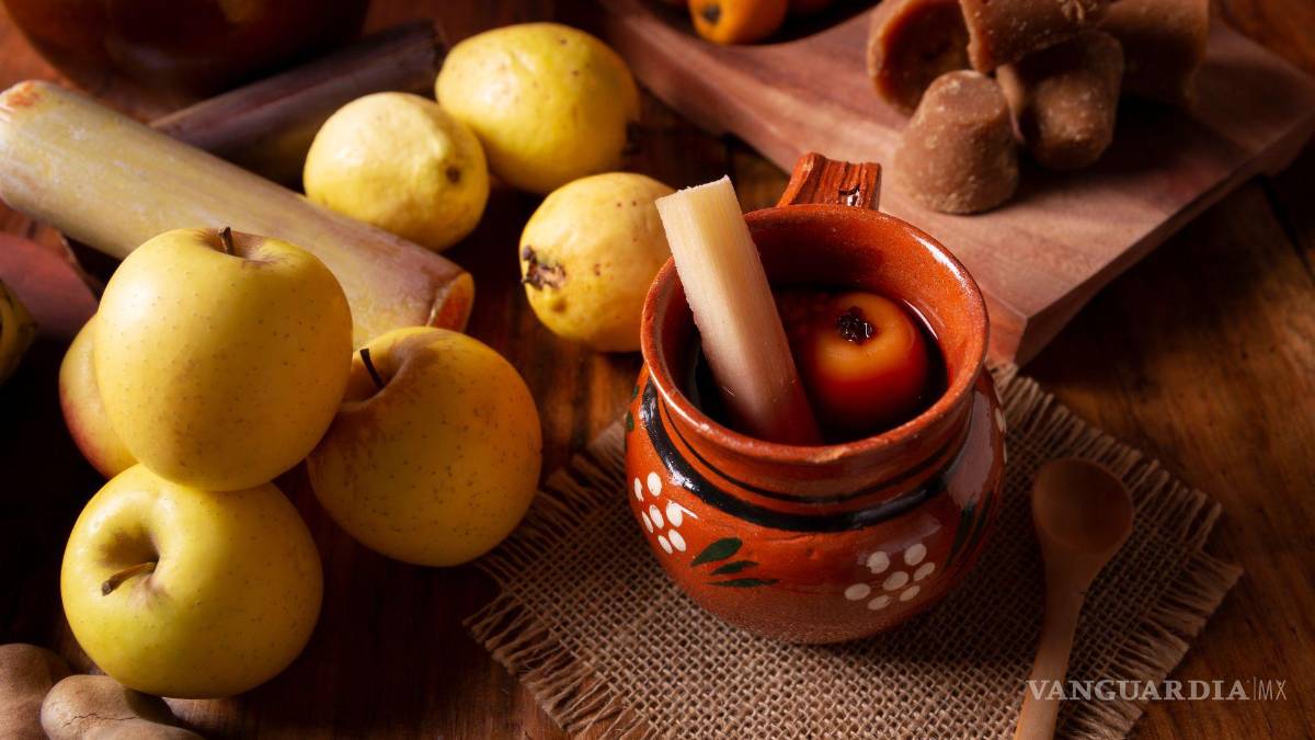 $!Elaborado a base de tejocote, guayaba, caña y flor de Jamaica, el ponche caliente es una infusión rica en Vitamina C para reforzar el sistema inmunológico en invierno.