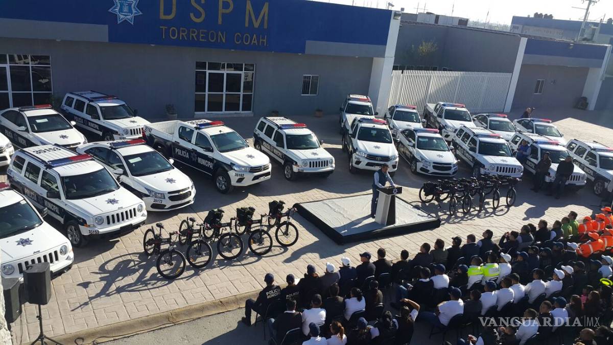 $!Alcalde entrega patrullas y confirma homologación salarial a policías