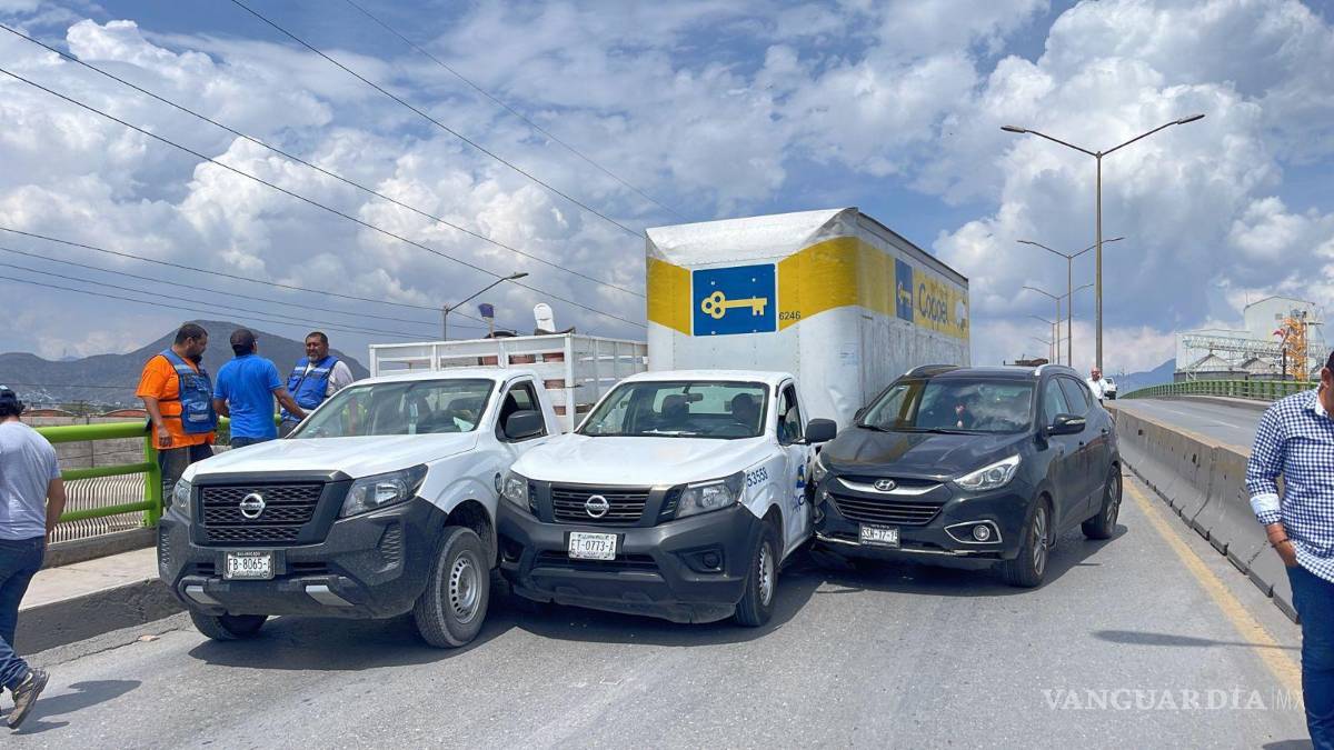 Impactan a camión de Coppel en pleno Echeverría de Saltillo