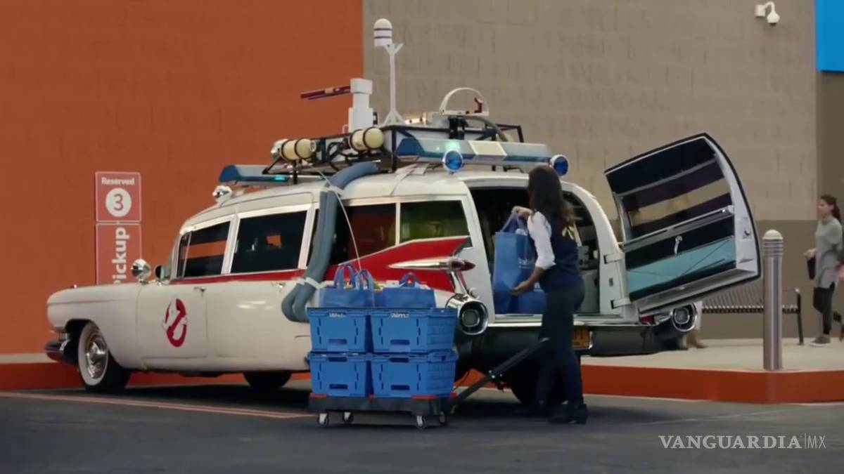 $!Comercial de Walmart reúne a los autos más famosos del cine y la televisión