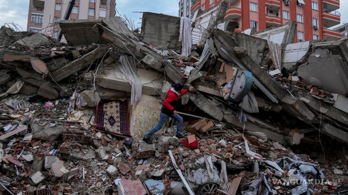 $!Detienen a personas implicadas en construcción de edificios en Turquía