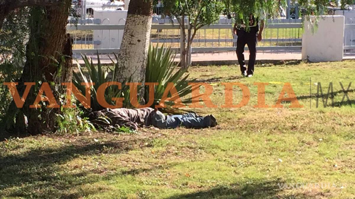 Encuentran hombre sin vida a un costado de clínica del IMSS en Saltillo