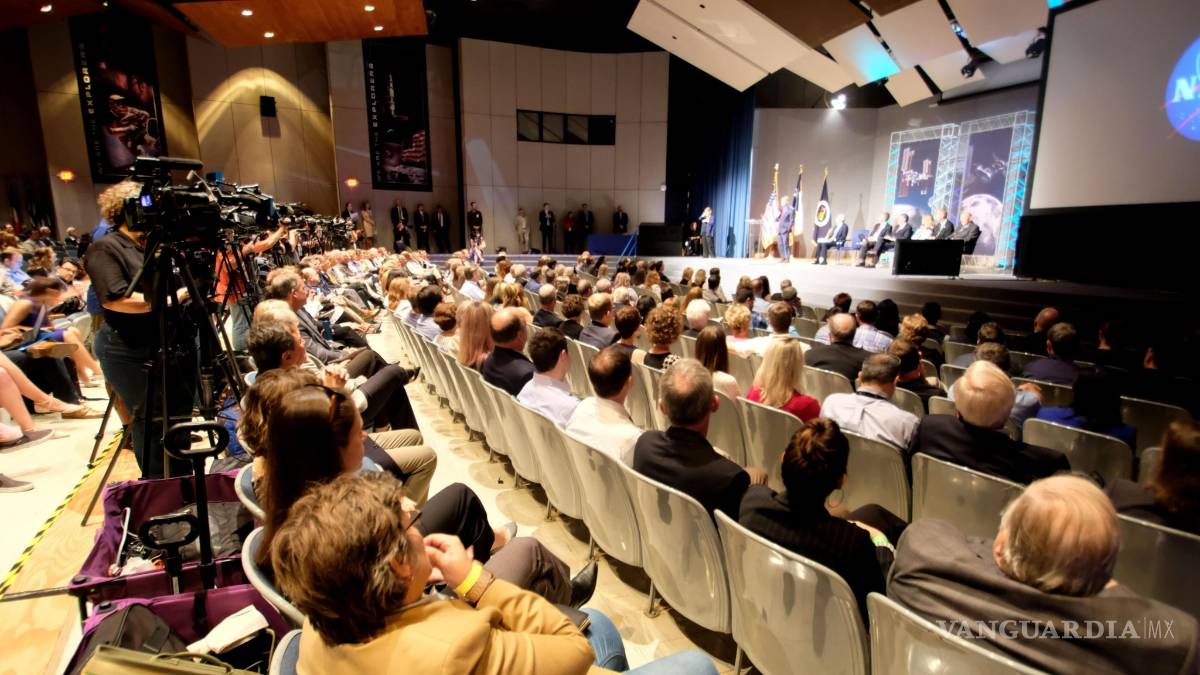 $!NASA reconstruye la sala del Centro Espacial Johnson donde se dirigió la misión del Apolo 11