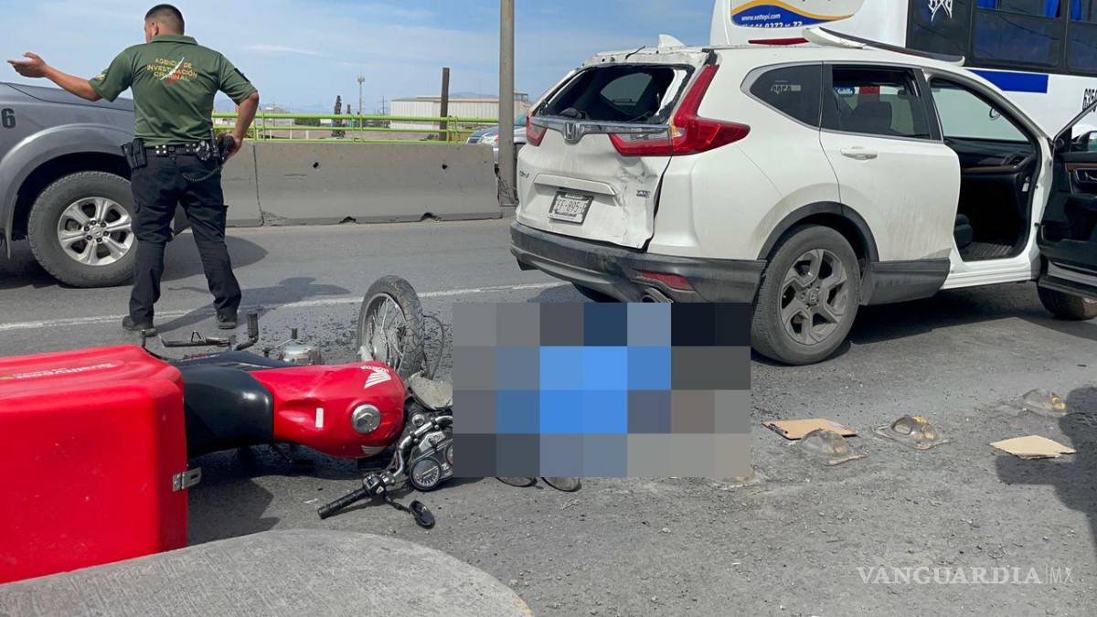 $!En el lugar ya se encuentran las autoridades correspondientes, quienes abanderan la zona para evitar otro percance y evitar se complique el flujo vial.