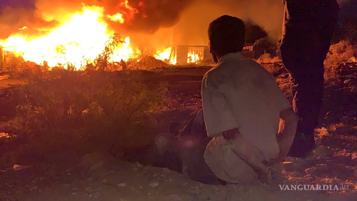 $!Infierno en El Paraíso... se incendian tejabanes al poniente de Saltillo
