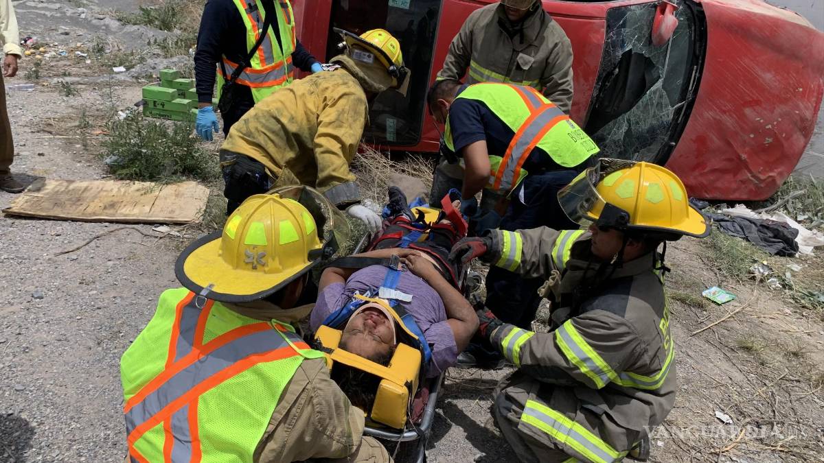 Saltillo: casi les cuesta la vida ir a exceso de velocidad