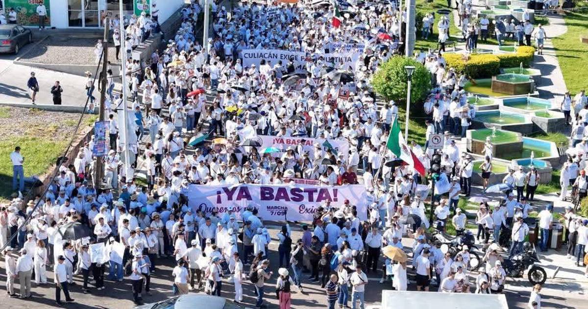 Salen a marchar en Culiacán para exigir paz a un año de la ola de violencia