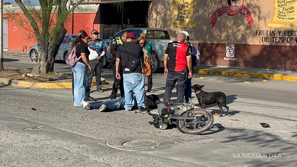 Conductor embiste a motociclista y lo deja herido, en Saltillo