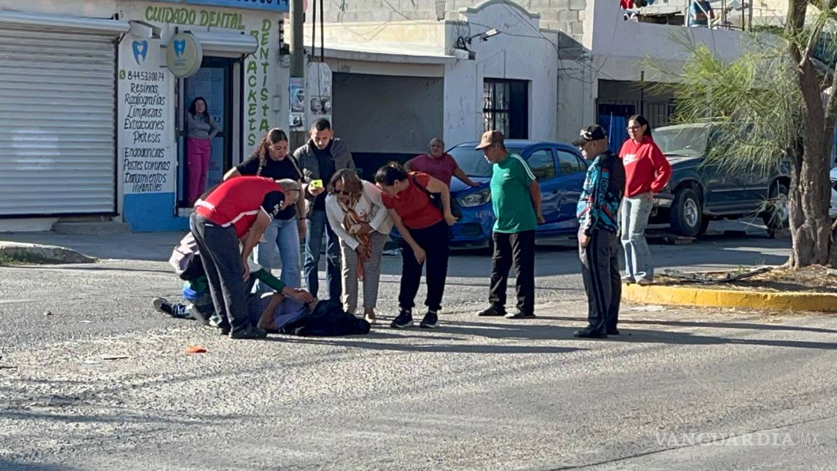 Conductor embiste a motociclista y lo deja herido, en Saltillo