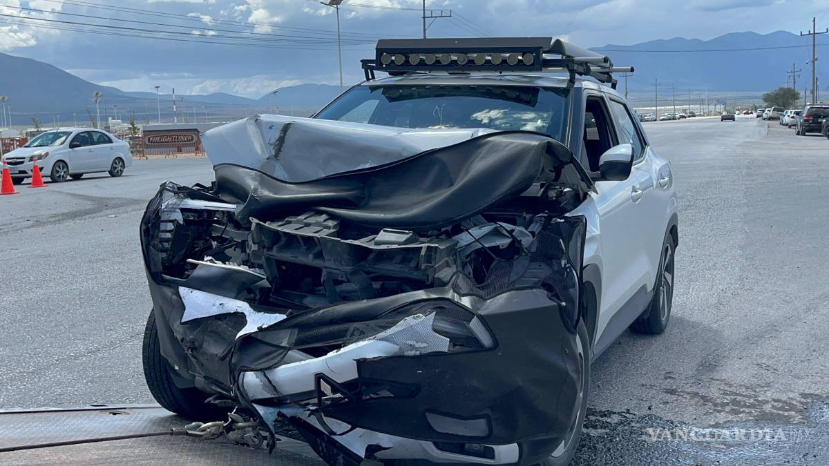 Accidente entre dos camionetas deja a un hombre lesionado, en Saltillo