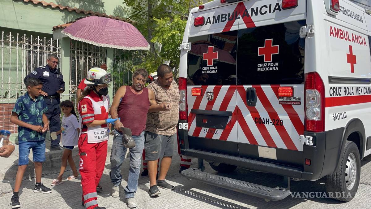 Albañil se cae mientras laboraba y termina herido, en Saltillo