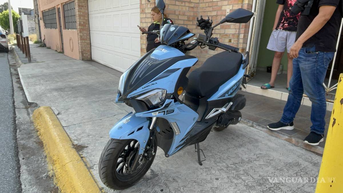 Motociclista se estampa contra camioneta en la colonia Magisterio
